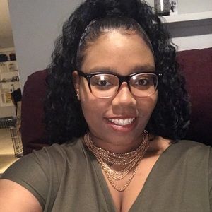 Meet your Posher, Onisha